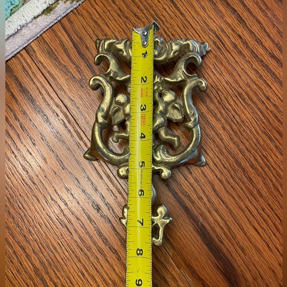 Vintage Gold Cherubs Cupids Scrolls Footed Trivet Cast Iron 8" L X 4.5" W - Picture 7 of 9